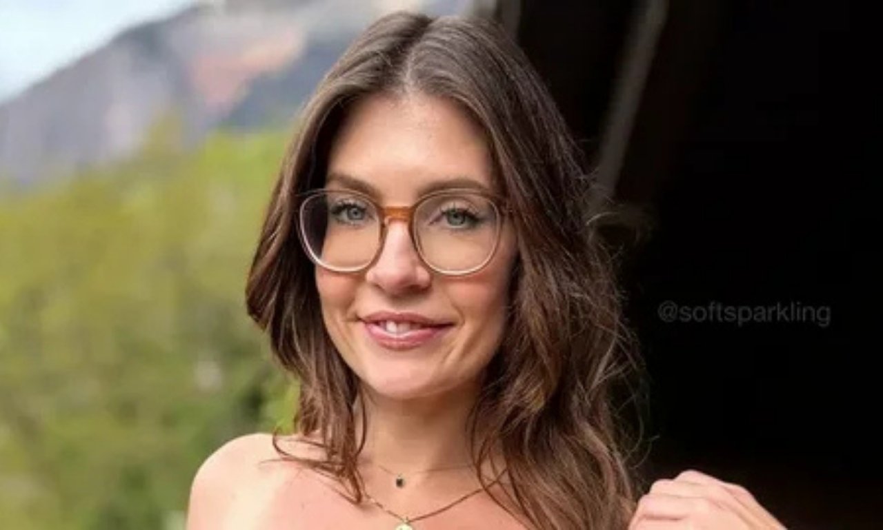 Leicht Perlig Net Worth: Stunning Bio, Age & Measurements